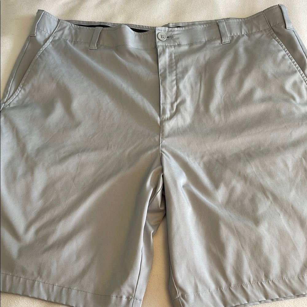 Men's BCG Dove Gray Shorts Size 40 Poly/Spandex Blend for Movable Comfort